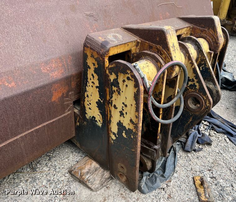 image for item MF9994 10' W roll out bucket