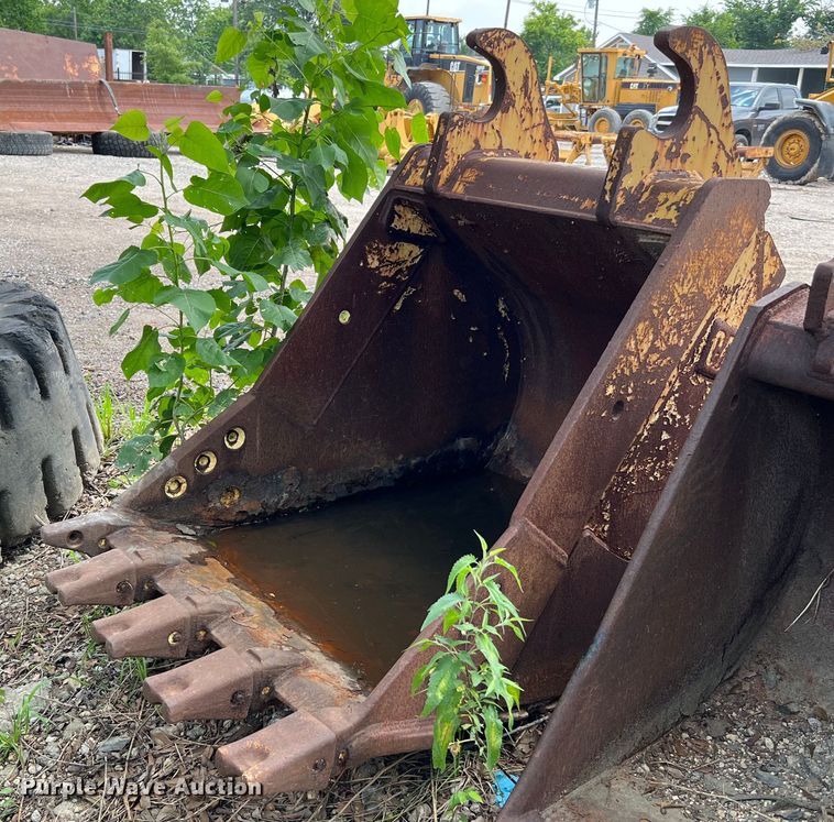 image for item MF9996 Caterpillar  excavator bucket