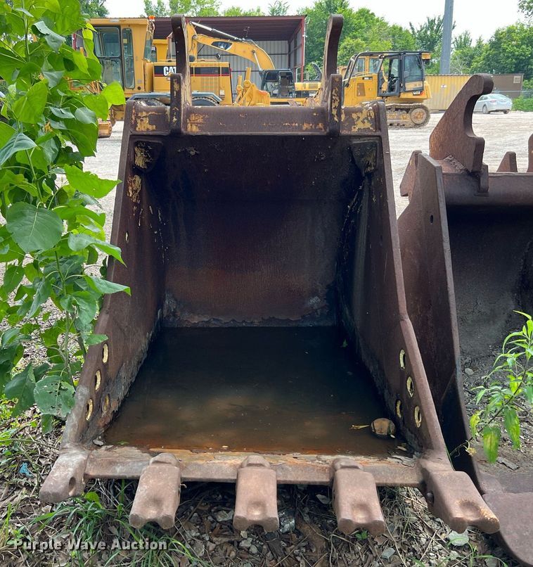 image for item MF9996 Caterpillar  excavator bucket