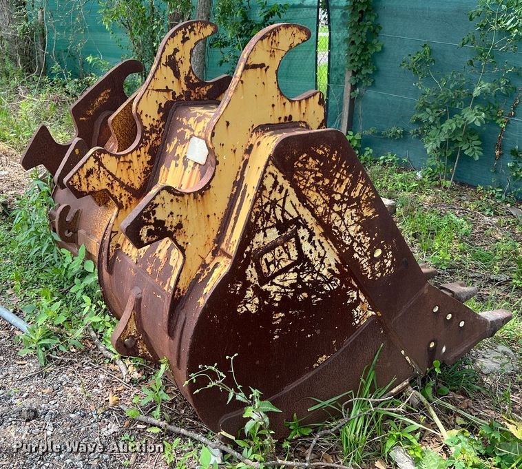 image for item MF9996 Caterpillar  excavator bucket