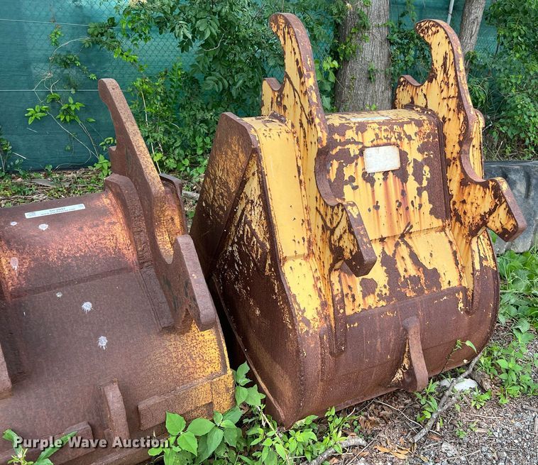 image for item MF9996 Caterpillar  excavator bucket