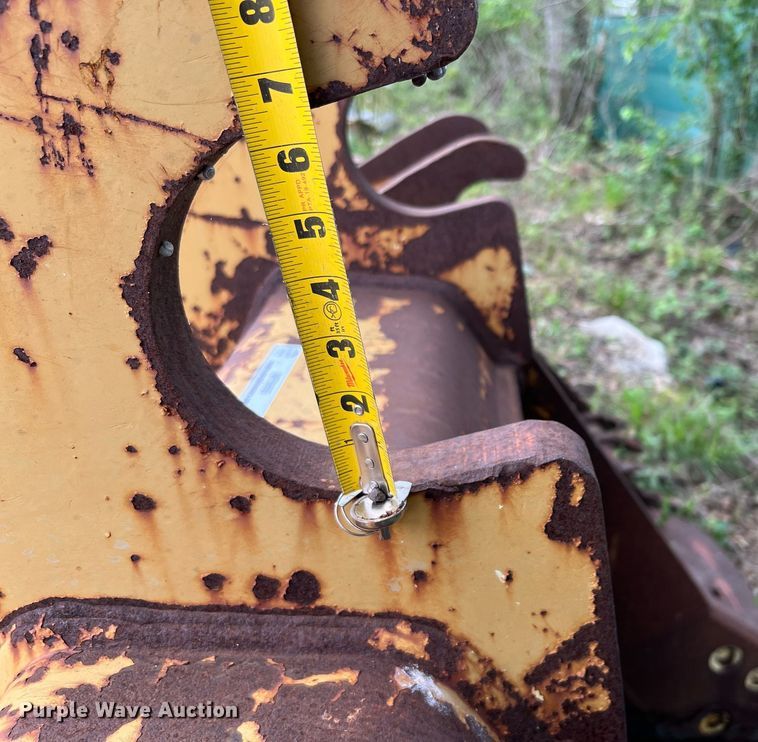 image for item MF9996 Caterpillar  excavator bucket