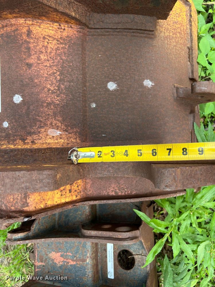 image for item MF9997 32" W excavator bucket