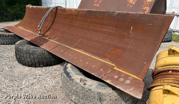 image for item MF9998 Caterpillar  blade