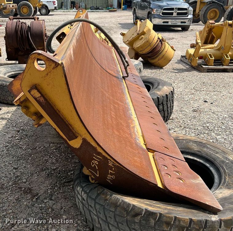 image for item MF9998 Caterpillar  blade