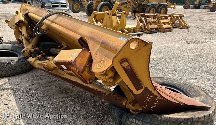 image for item MF9998 Caterpillar  blade