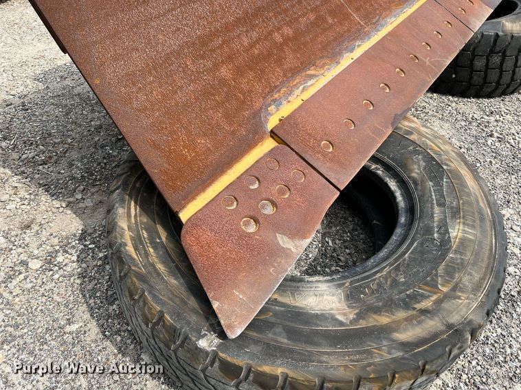 image for item MF9998 Caterpillar  blade