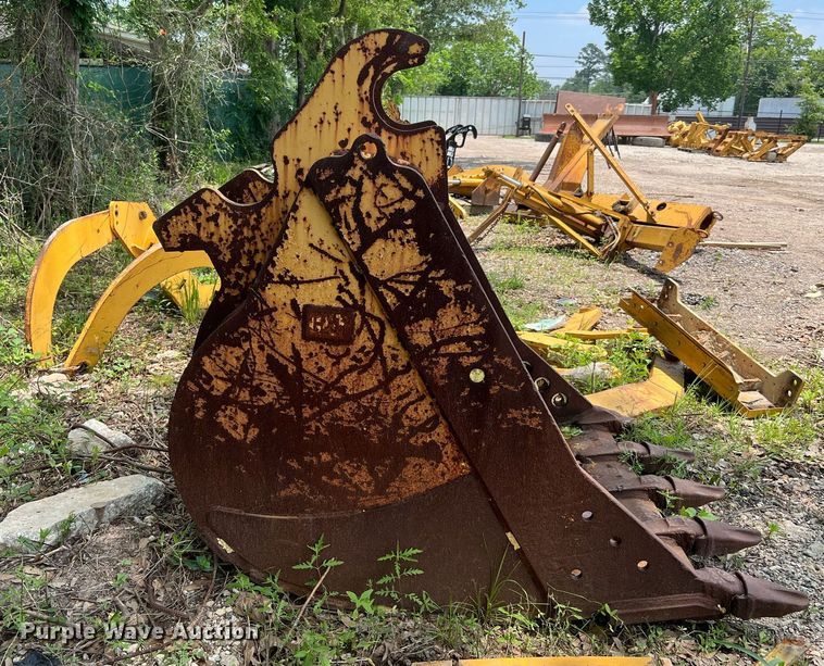 image for item MF9999 Caterpillar  excavator bucket