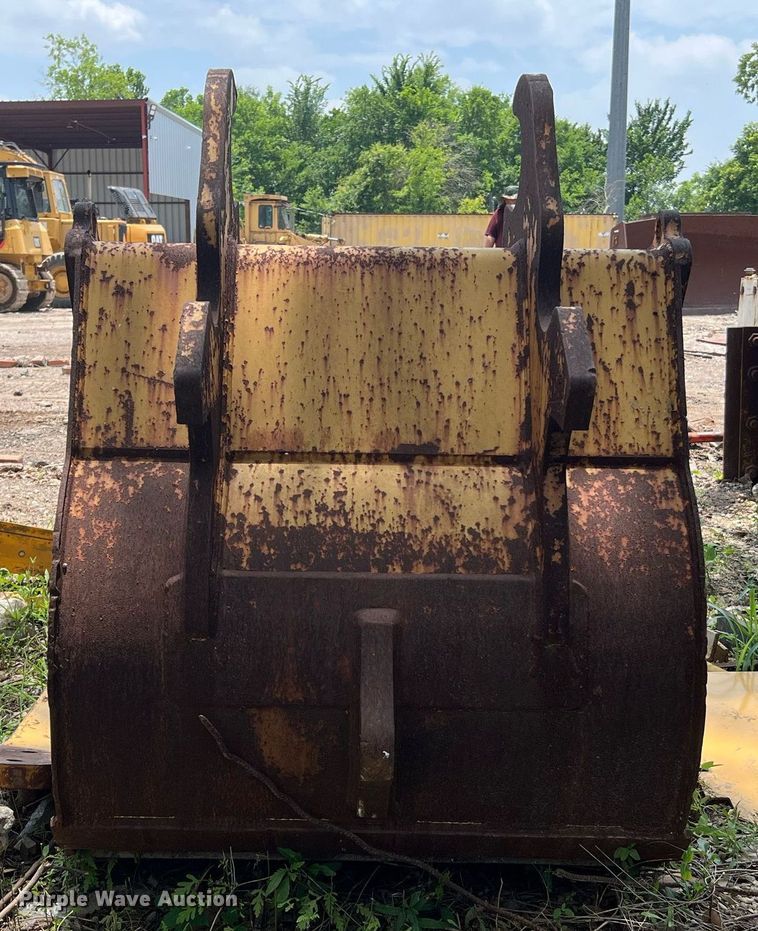 image for item MF9999 Caterpillar  excavator bucket