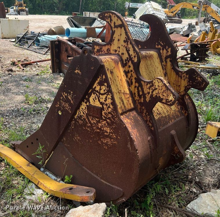 image for item MF9999 Caterpillar  excavator bucket