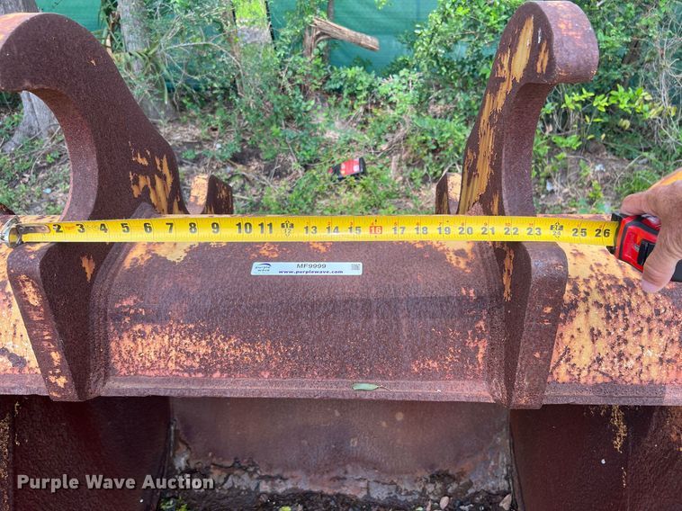 image for item MF9999 Caterpillar  excavator bucket