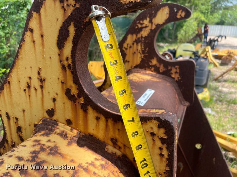 image for item MF9999 Caterpillar  excavator bucket