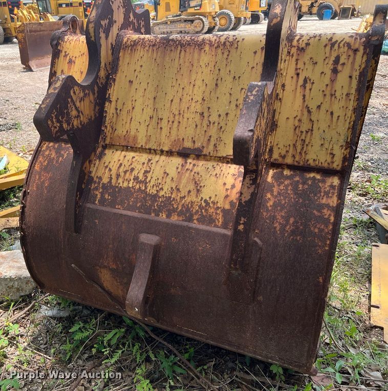 image for item MF9999 Caterpillar  excavator bucket