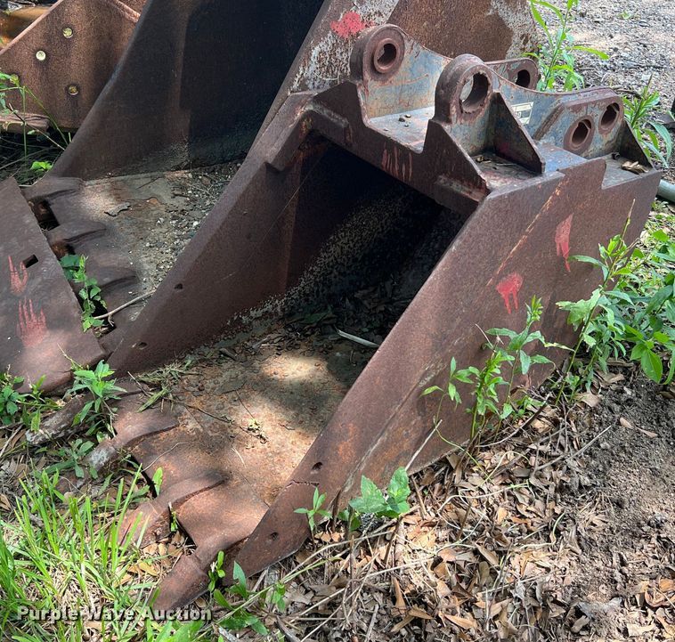 image for item MG9004 Ford  excavator bucket