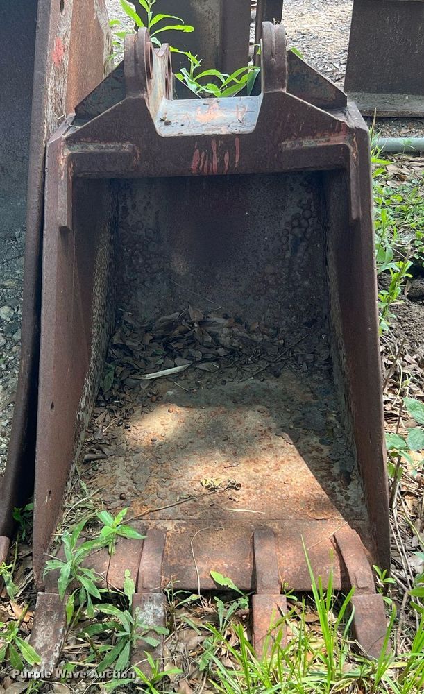 image for item MG9004 Ford  excavator bucket