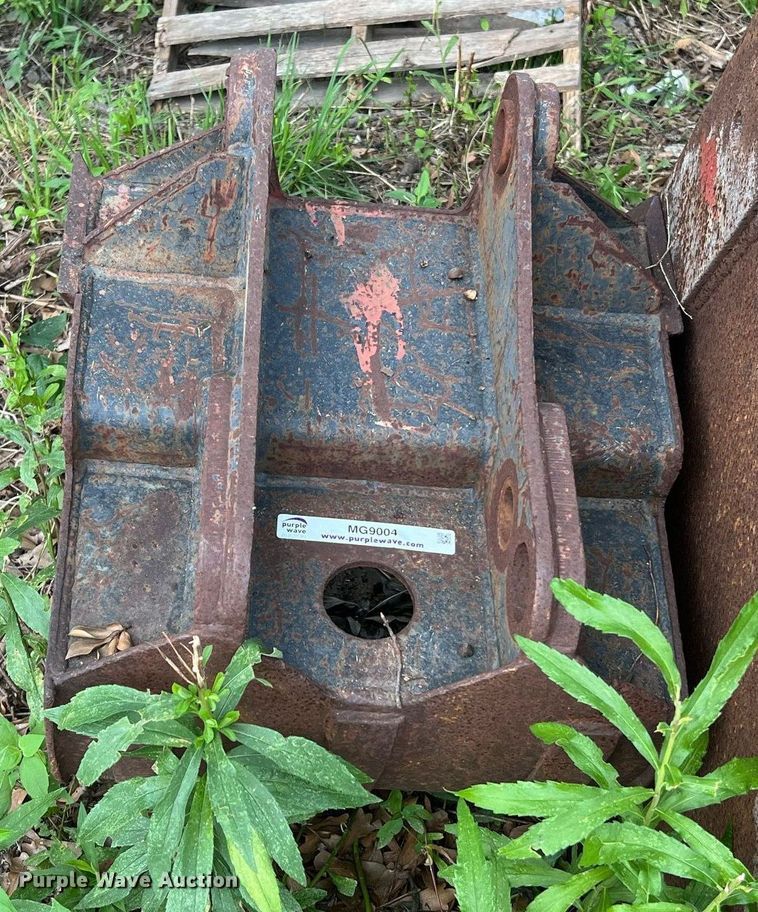 image for item MG9004 Ford  excavator bucket