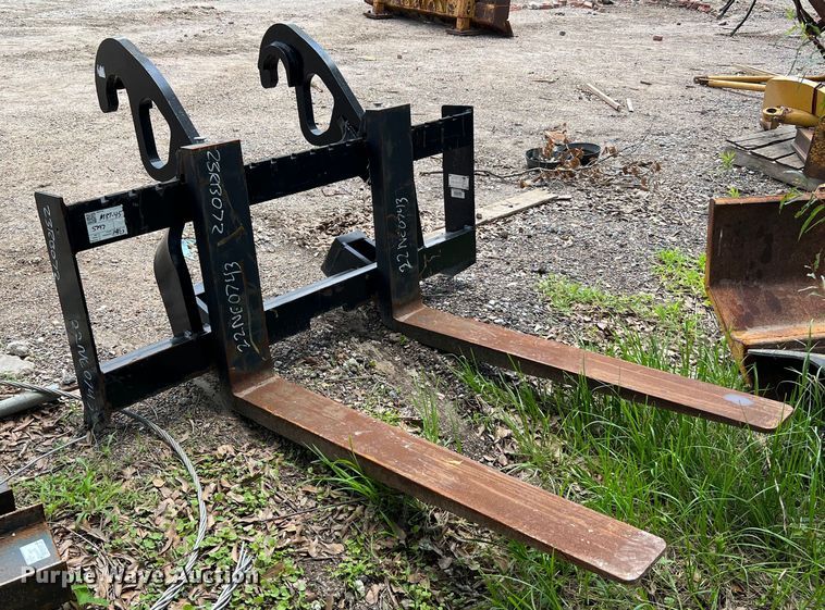 image for item MG9006 Caterpillar  wheel loader forks