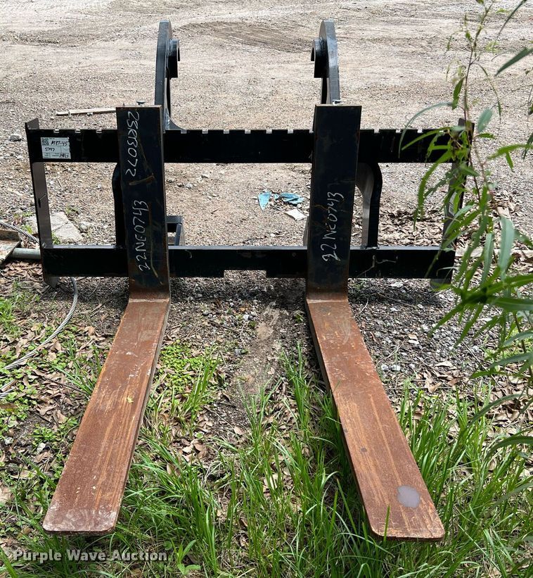 image for item MG9006 Caterpillar  wheel loader forks