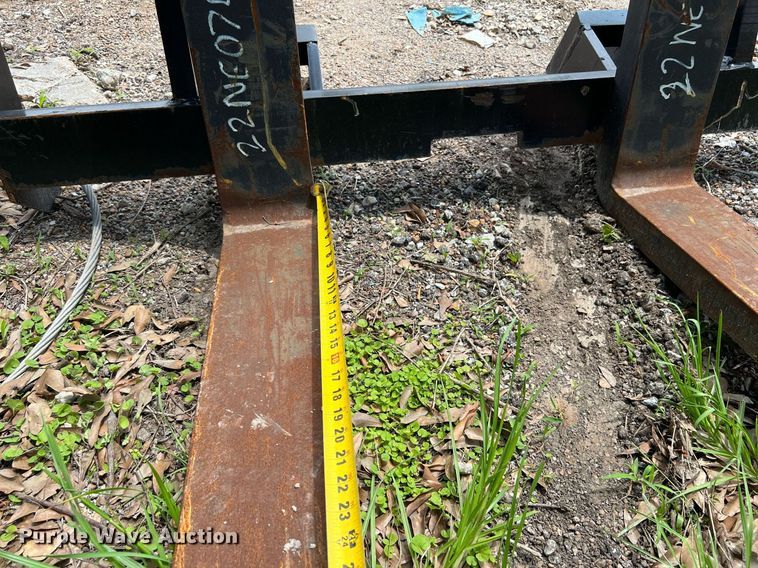 image for item MG9006 Caterpillar  wheel loader forks