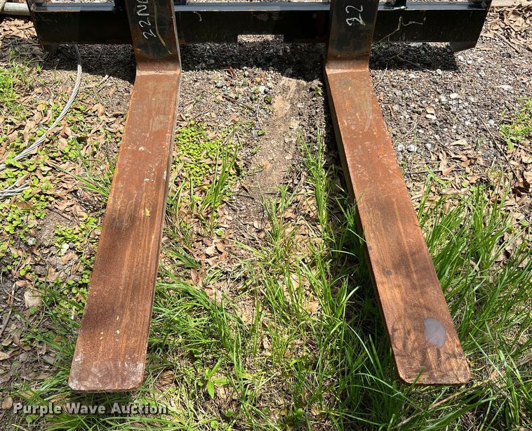 image for item MG9006 Caterpillar  wheel loader forks