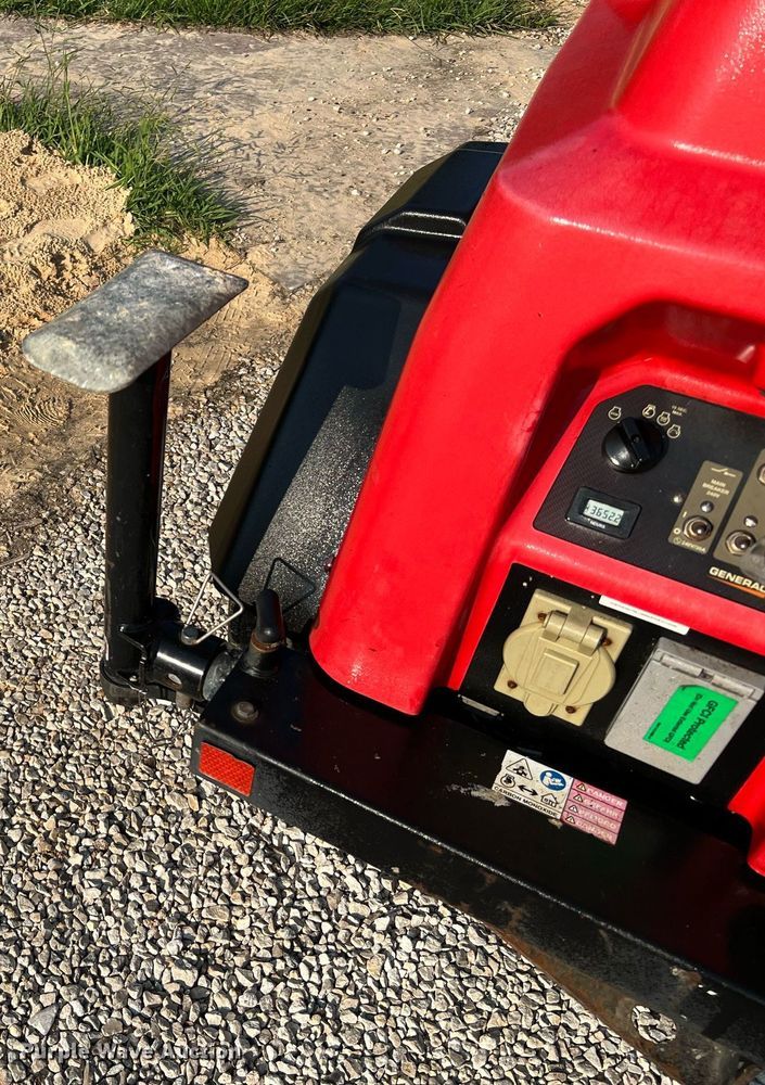 image for item MG9010 2017 Generac MLT6S  light plant