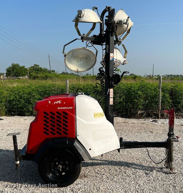 image for item MG9012 2017 Generac Magnum  light plant