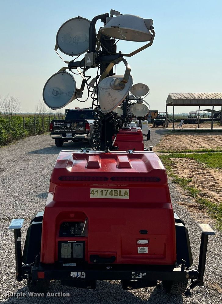 image for item MG9012 2017 Generac Magnum  light plant