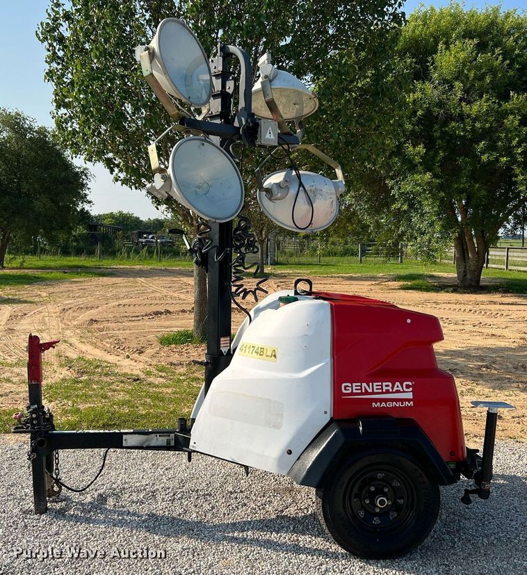 image for item MG9012 2017 Generac Magnum  light plant