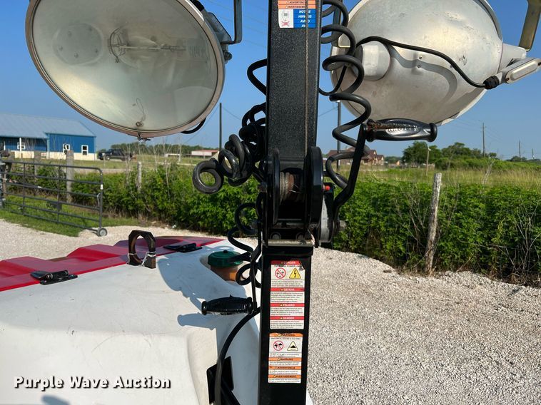 image for item MG9012 2017 Generac Magnum  light plant