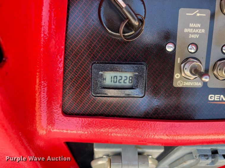 image for item MG9012 2017 Generac Magnum  light plant