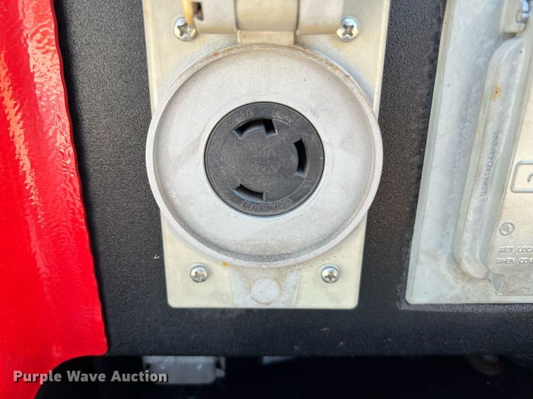 image for item MG9012 2017 Generac Magnum  light plant