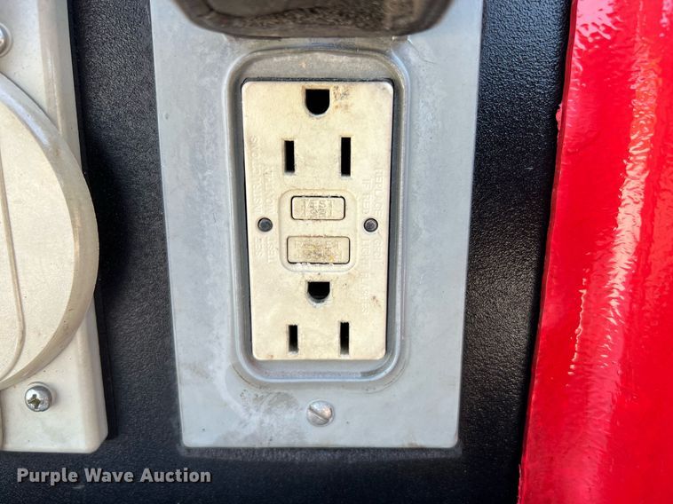 image for item MG9012 2017 Generac Magnum  light plant