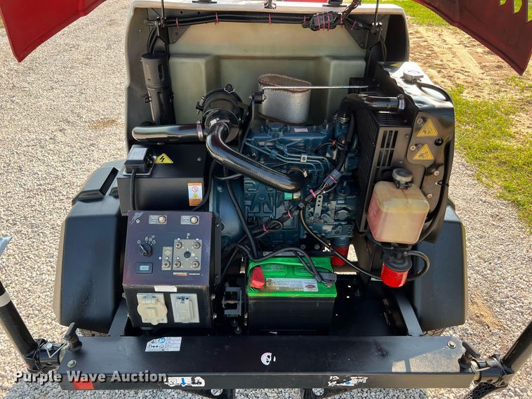 image for item MG9012 2017 Generac Magnum  light plant