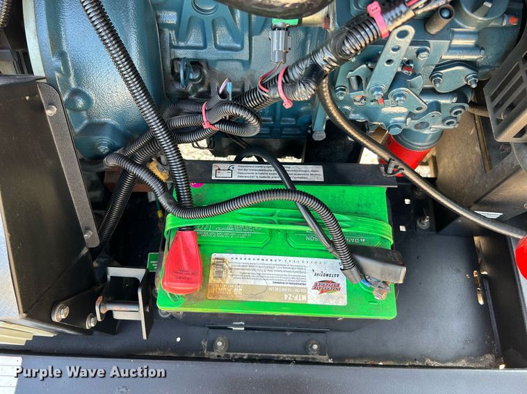 image for item MG9012 2017 Generac Magnum  light plant