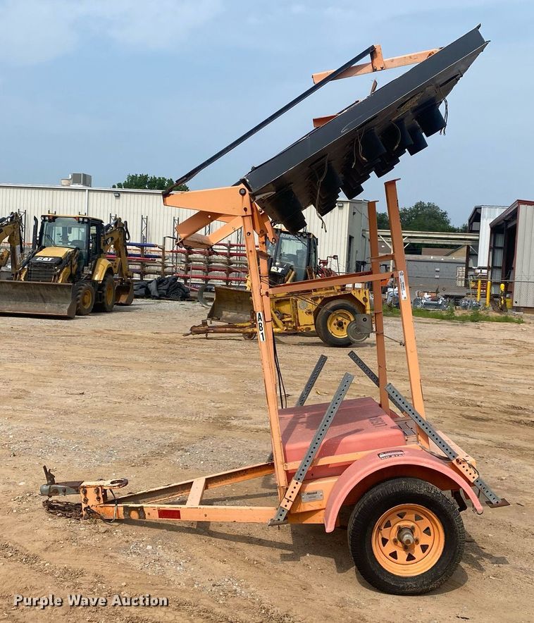 image for item MG9908 Allmand 2200APF  arrow board trailer