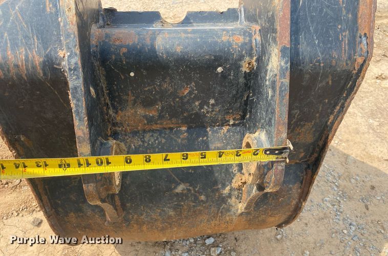 image for item MG9915 Caterpillar  excavator bucket