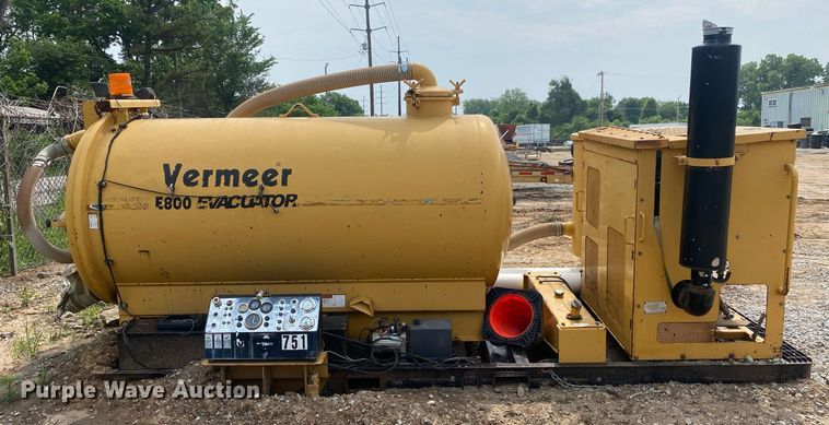 image for item MG9917 2000 Vermeer E800  vacuum excavator