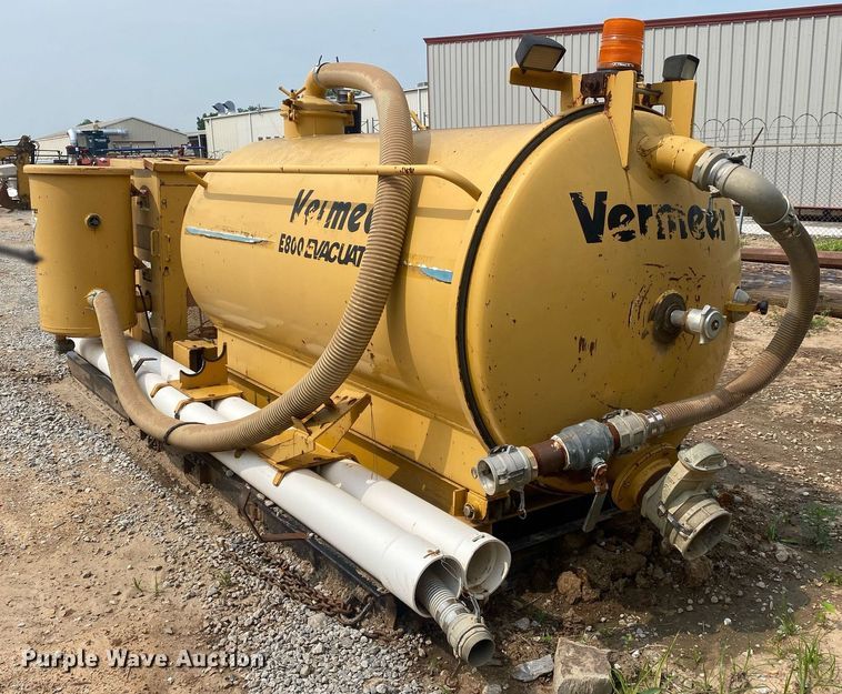 image for item MG9917 2000 Vermeer E800  vacuum excavator