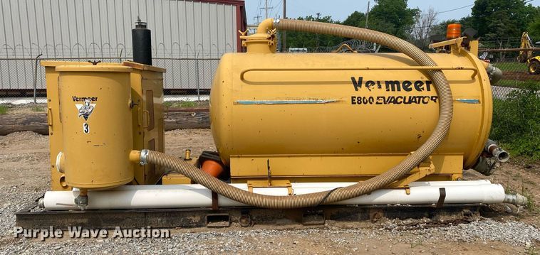 image for item MG9917 2000 Vermeer E800  vacuum excavator