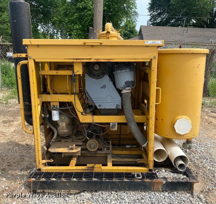 image for item MG9917 2000 Vermeer E800  vacuum excavator