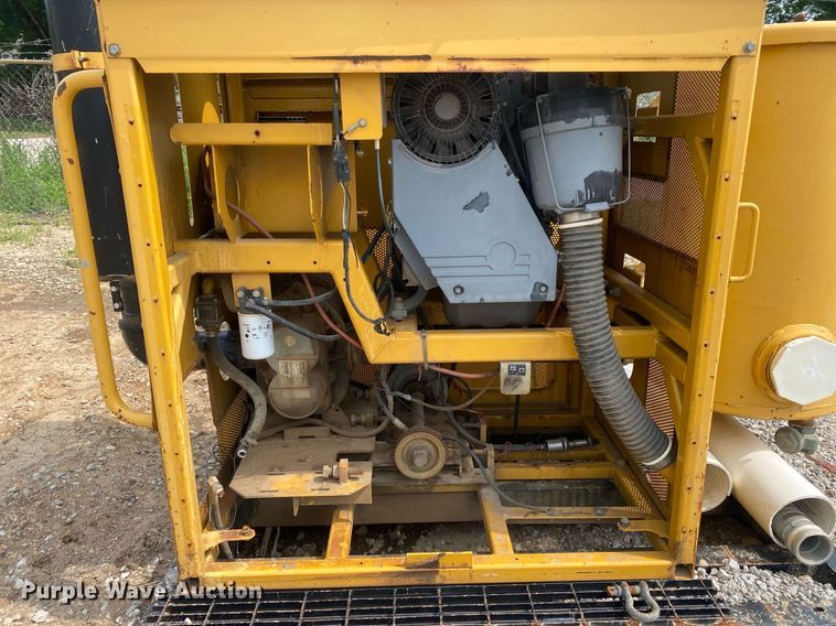 image for item MG9917 2000 Vermeer E800  vacuum excavator