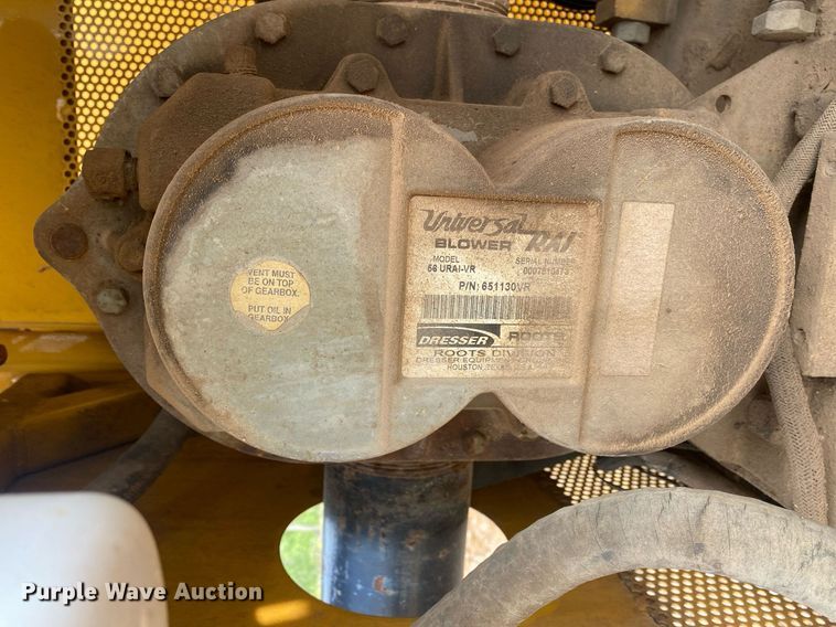 image for item MG9917 2000 Vermeer E800  vacuum excavator