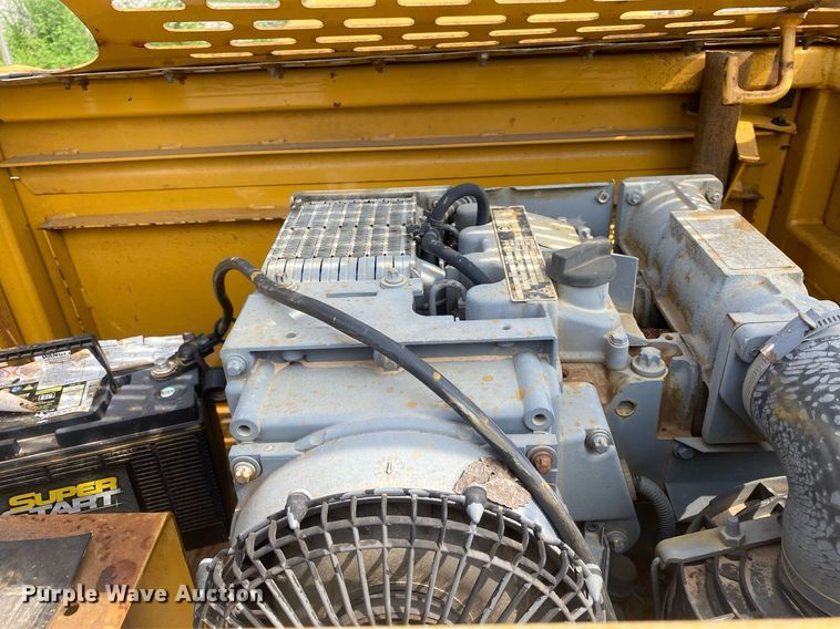 image for item MG9917 2000 Vermeer E800  vacuum excavator