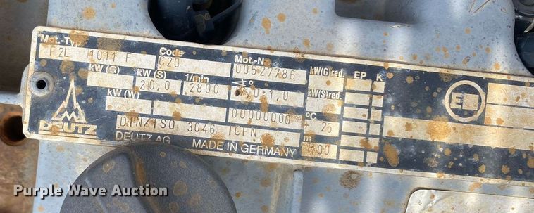 image for item MG9917 2000 Vermeer E800  vacuum excavator