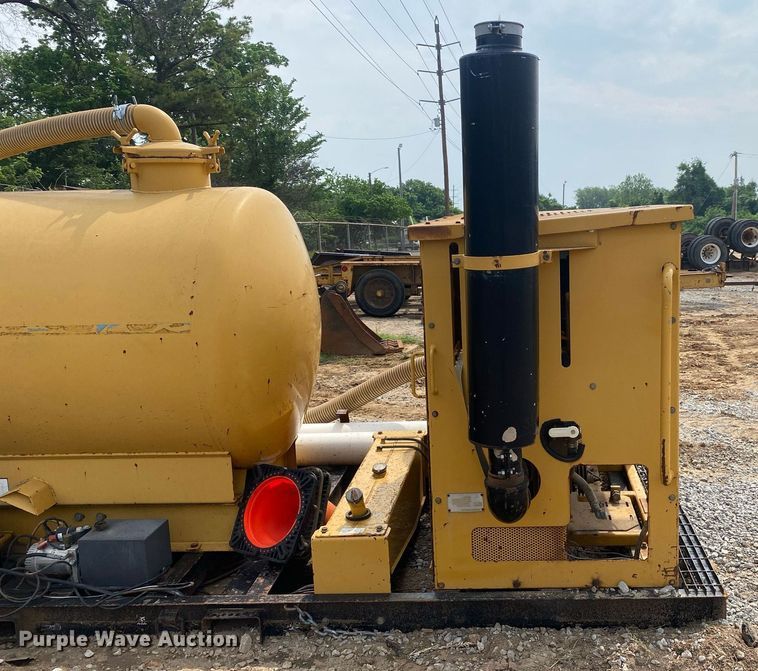 image for item MG9917 2000 Vermeer E800  vacuum excavator