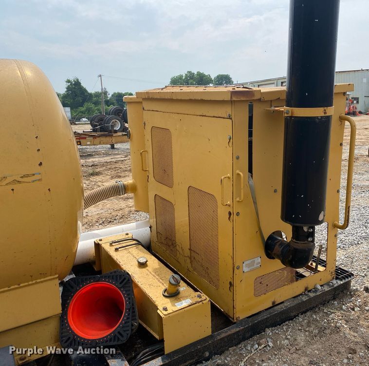 image for item MG9917 2000 Vermeer E800  vacuum excavator