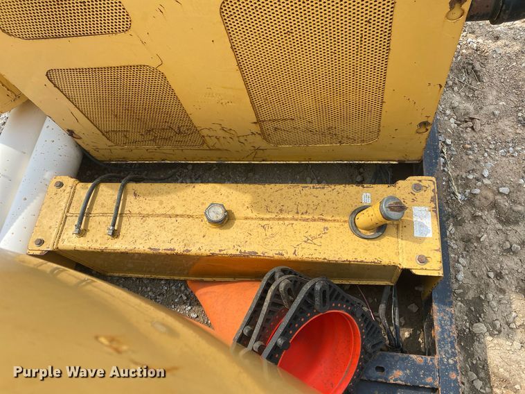 image for item MG9917 2000 Vermeer E800  vacuum excavator