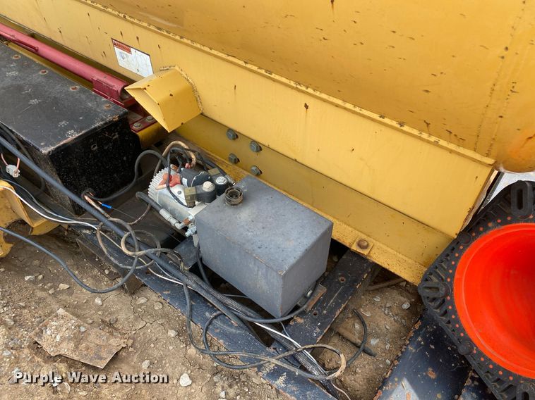 image for item MG9917 2000 Vermeer E800  vacuum excavator