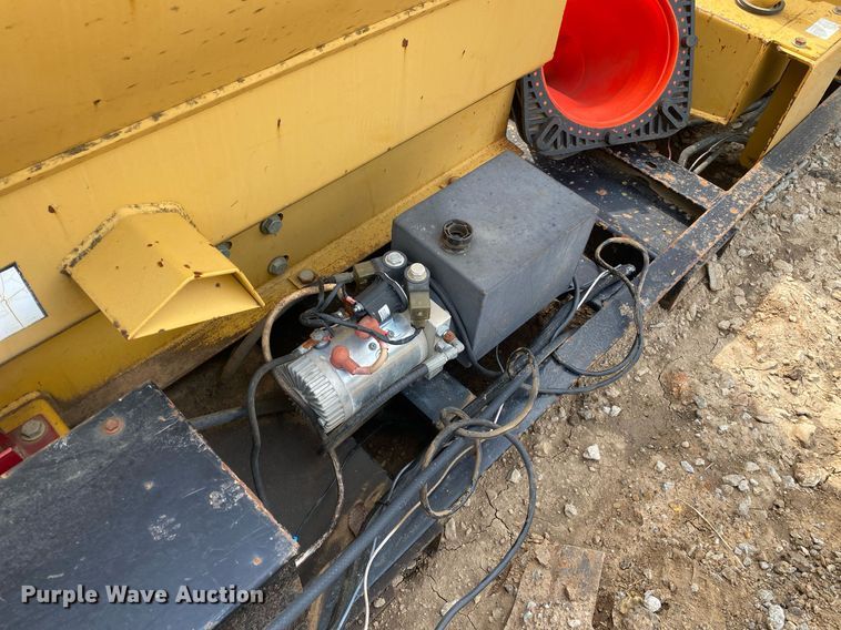 image for item MG9917 2000 Vermeer E800  vacuum excavator