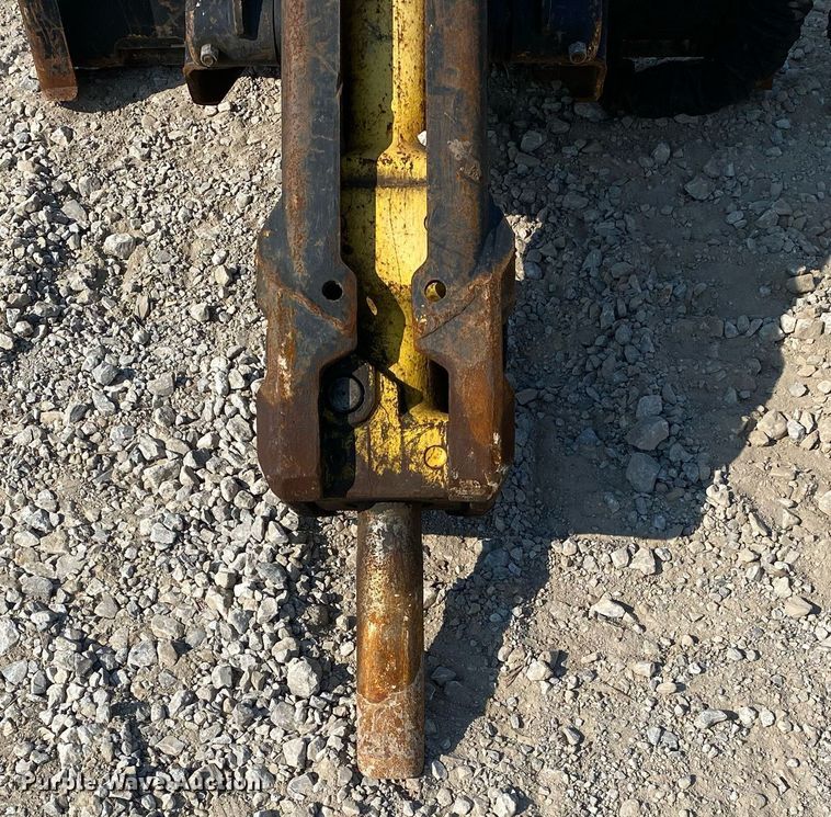 image for item MG9920 Stanley MB05S02  skid steer breaker